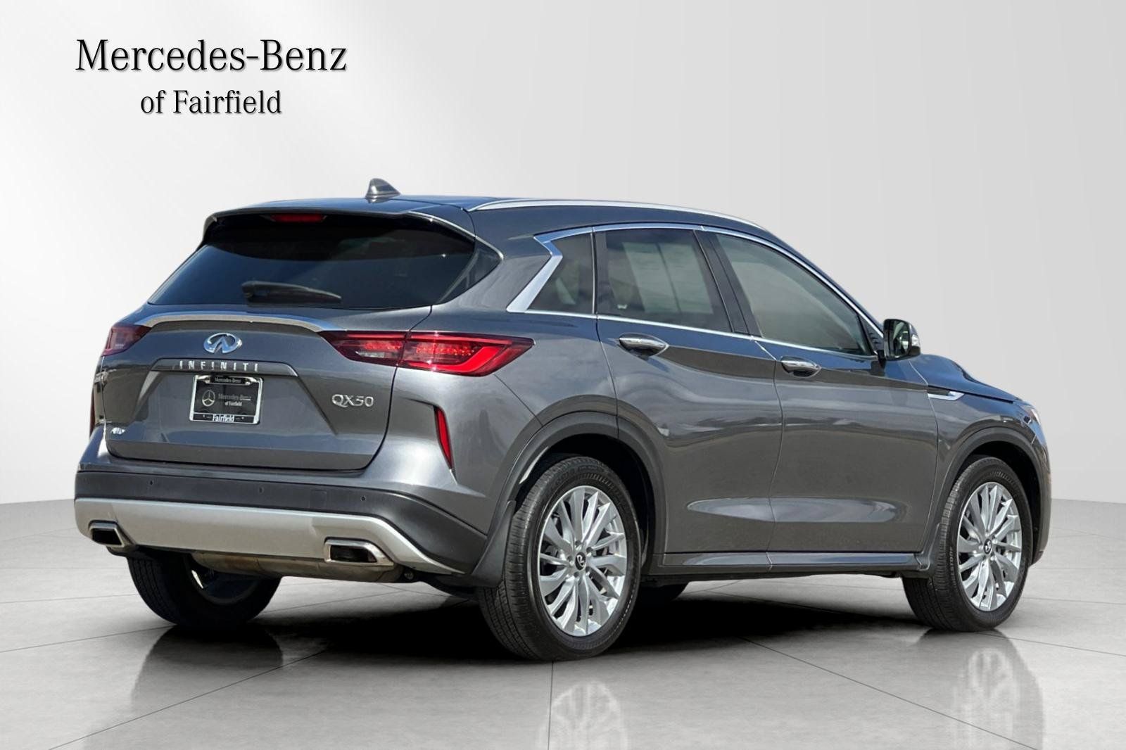 Used 2023 INFINITI QX50 Luxe AWD/4WD image 2