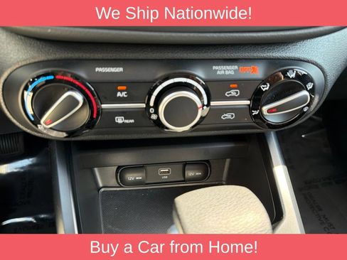 Used 2025 Kia Soul LX w/ LX Technology Package FWD image 17