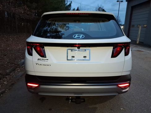 New 2026 Hyundai Tucson SE image 4