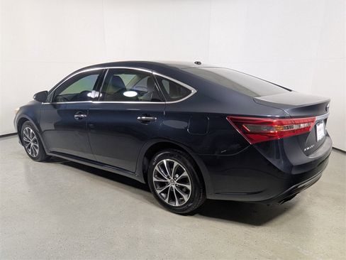 Used 2018 Toyota Avalon XLE Premium image 5