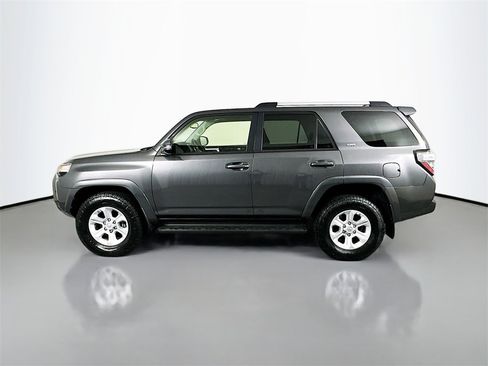 Used 2019 Toyota 4Runner SR5 Premium image 4