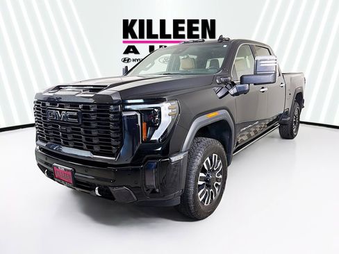 Used 2024 GMC Sierra 2500 Denali Ultimate AWD/4WD image 3