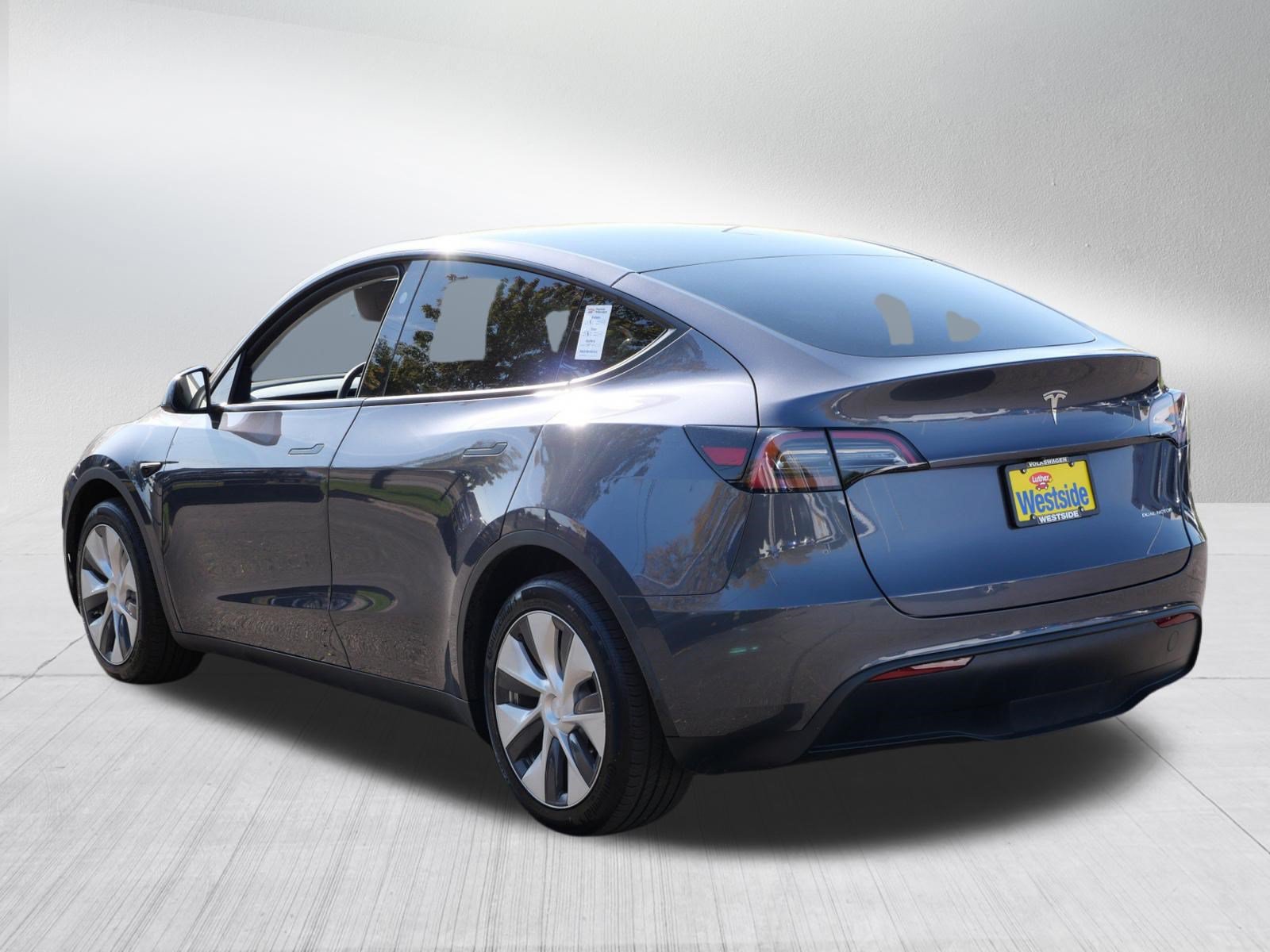 Used 2023 Tesla Model Y Long Range AWD/4WD image 5