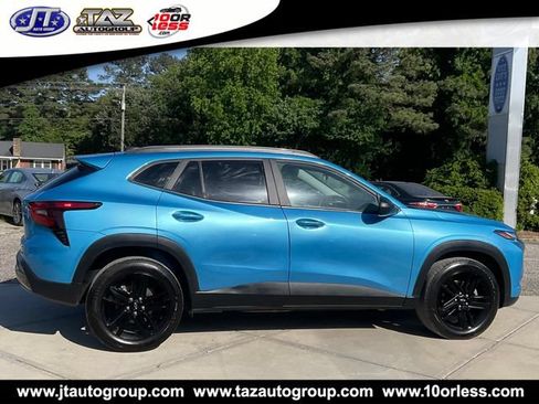 Used 2025 Chevrolet Trax ACTIV w/ Sunroof Package FWD image 8