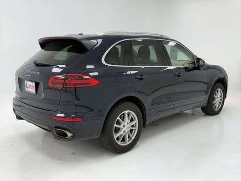 Used 2017 Porsche Cayenne w/ Premium Plus Package image 21