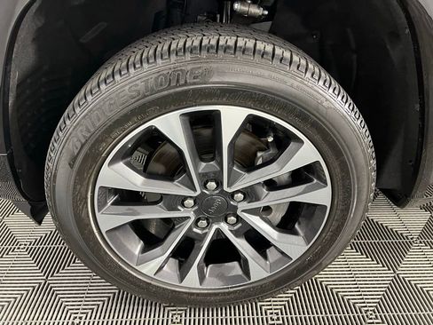 Used 2023 Jeep Grand Cherokee L Overland w/ Trailer Tow Group (B) image 12