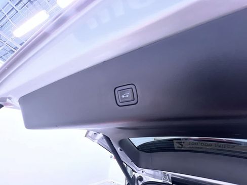 Used 2021 Chevrolet Traverse LT AWD/4WD image 45