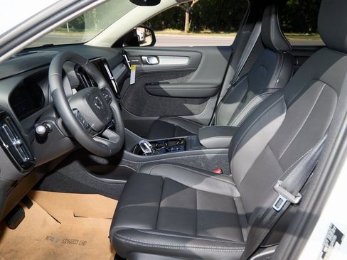 New 2025 Volvo XC40 B5 Plus w/ Climate Package image 16