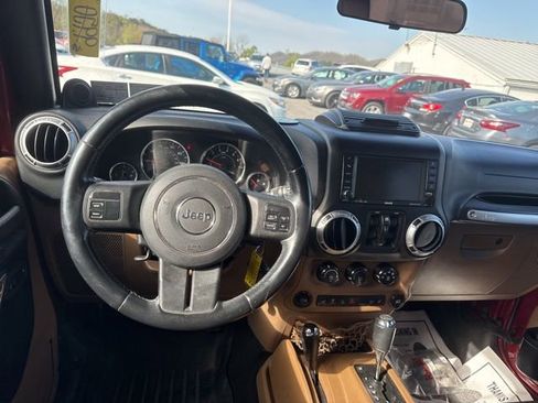 Used 2011 Jeep Wrangler Unlimited Sahara w/ Dual Top Group AWD/4WD image 13