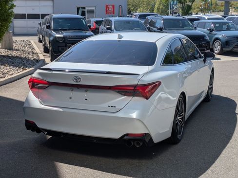 Used 2019 Toyota Avalon XSE w/ Carpet Mat Package FWD image 3