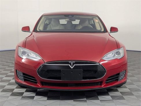 Used 2015 Tesla Model S 85D image 3
