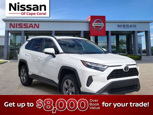 Used 2024 Toyota RAV4 XLE w/ Convenience Package FWD image 1