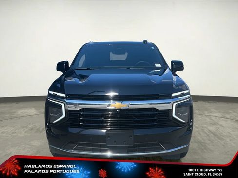 Used 2025 Chevrolet Suburban LS RWD image 9