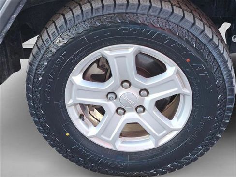 Used 2022 Jeep Wrangler Unlimited Sport image 20