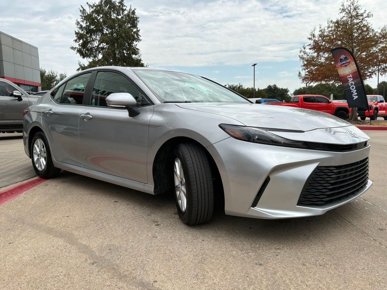 Used 2026 Toyota Camry LE FWD image 4