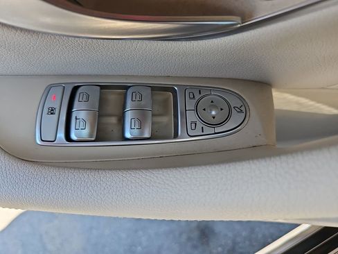 Used 2017 Mercedes-Benz E 300 image 31