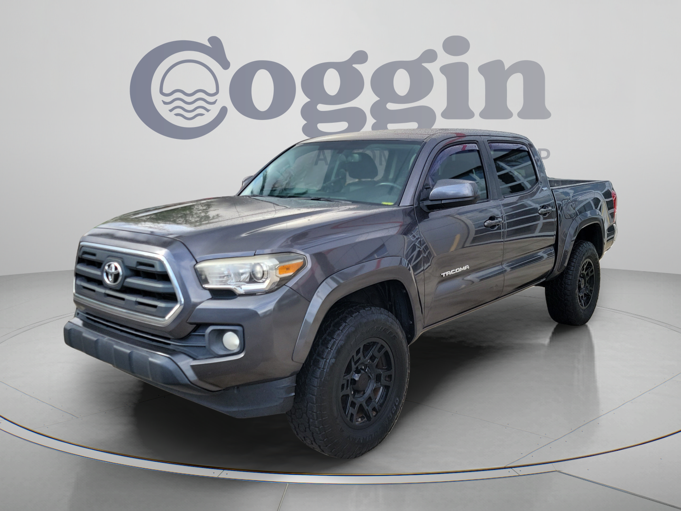 Used 2017 Toyota Tacoma SR5 w/ Tow Package AWD/4WD image 1