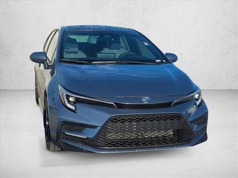 Used 2026 Toyota Corolla SE FWD image 3