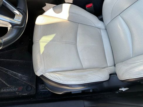 Used 2018 MAZDA MAZDA3 Grand Touring w/ Premium Equipment Package image 25