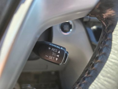 Used 2017 Toyota Sienna XLE Premium FWD image 10