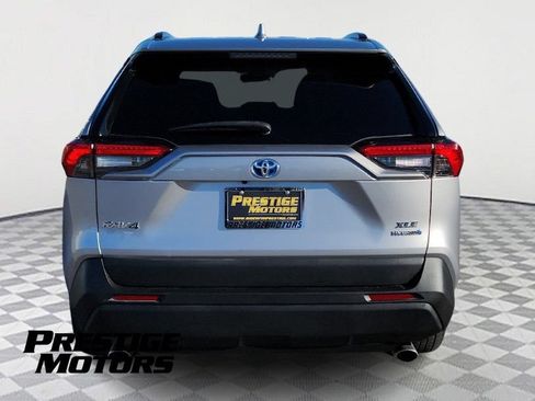 Used 2021 Toyota RAV4 XLE w/ Convenience Package AWD/4WD image 6