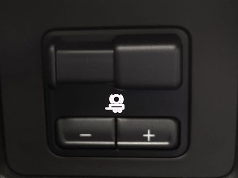 Used 2024 Chevrolet Colorado ZR2 w/ ZR2 Convenience Package III image 28