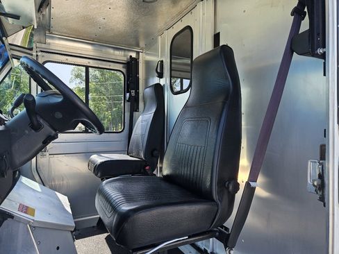 Used 2014 Ford E-350 and Econoline 350 Super Duty w/ A/C Prep Package image 11