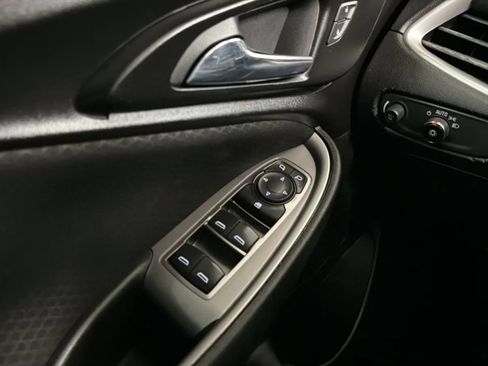 Used 2017 Chevrolet Malibu LS w/ LPO, Convenience Package 1 FWD image 15