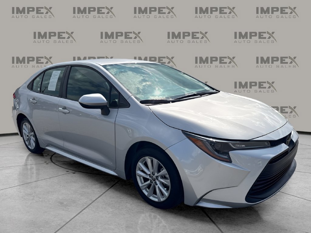 Used 2024 Toyota Corolla LE w/ LE Convenience Package FWD image 7