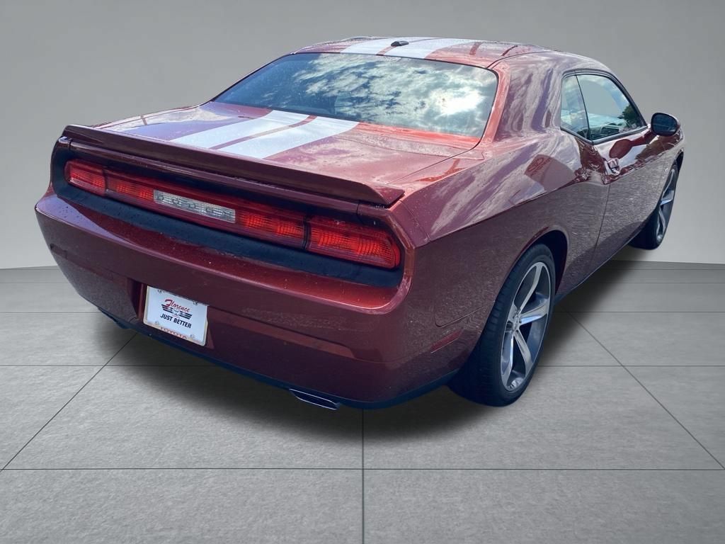 Used 2014 Dodge Challenger R/T RWD image 9