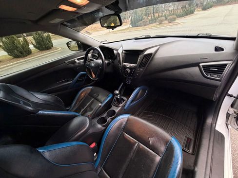 Used 2014 Hyundai Veloster Turbo image 17