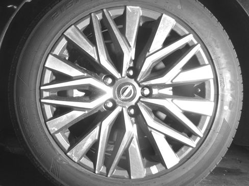 Used 2025 Nissan Altima 2.5 SV FWD image 12