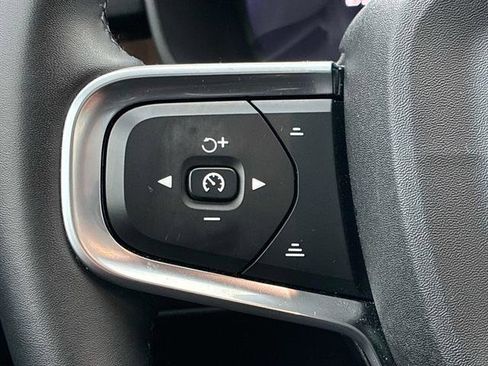 Used 2023 Volvo XC40 Recharge Ultimate image 25