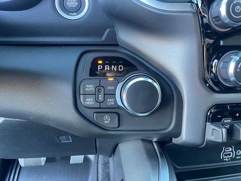 New 2026 RAM 1500 4x4 Crew Cab image 18