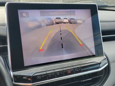 Used 2022 Jeep Compass Limited image 16