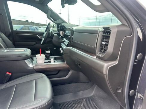 Used 2022 GMC Sierra 1500 SLT w/ SLT Convenience Package image 38