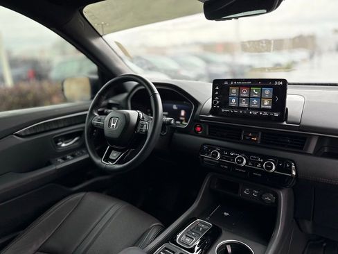 Used 2025 Honda Pilot Black Edition image 21