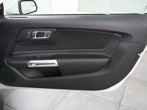 Used 2019 Ford Mustang Coupe RWD image 19