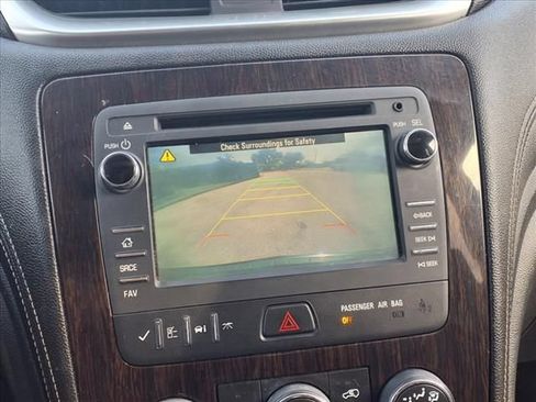 Used 2015 Chevrolet Traverse LT w/ Style and Technology Package FWD image 13