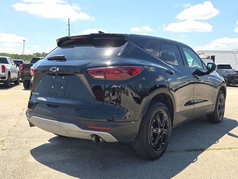 Used 2025 Chevrolet Blazer LT FWD image 5