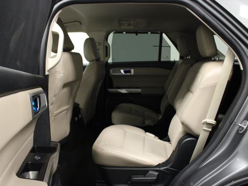 Used 2023 Ford Explorer Limited w/ Equipment Group 301A RWD image 13