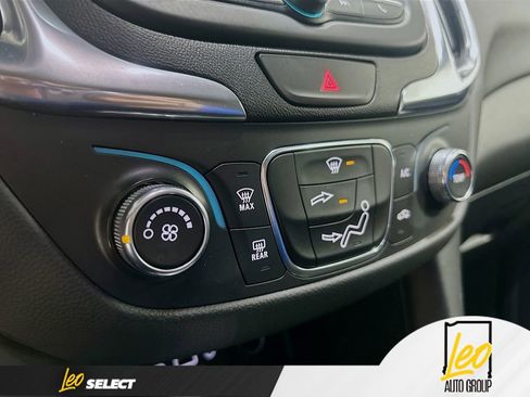 Used 2021 Chevrolet Equinox LT image 15