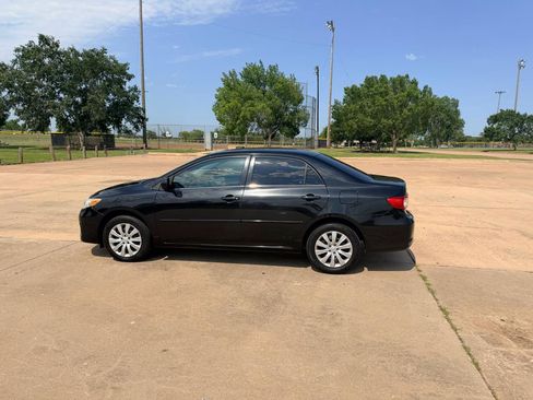 Used 2013 Toyota Corolla LE FWD image 5