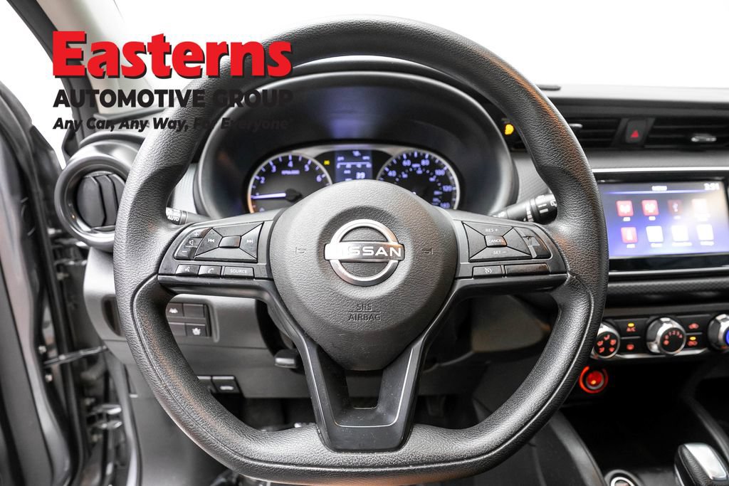 Used 2023 Nissan Kicks S FWD image 11