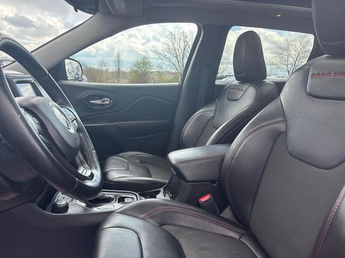 Used 2021 Jeep Cherokee Trailhawk w/ Sun, Sound & Nav Group image 18