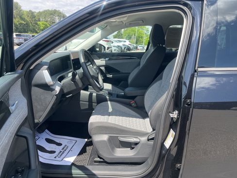 Certified 2025 Volkswagen Tiguan S FWD image 26