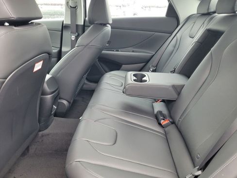 New 2026 Hyundai Elantra Limited FWD image 32