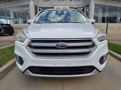 Used 2017 Ford Escape SE w/ SE Leather Comfort Package AWD/4WD image 2