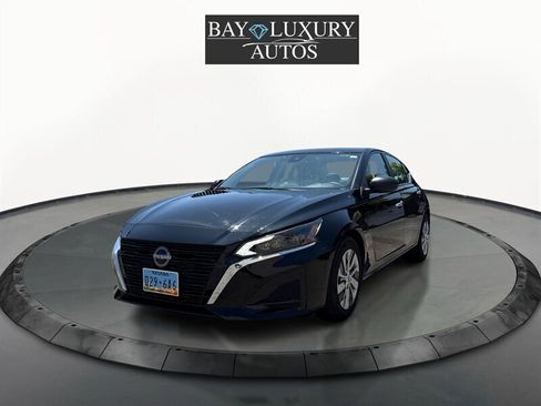 Used 2024 Nissan Altima 2.5 S image 3