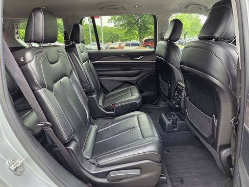 Used 2023 Jeep Grand Cherokee L Limited AWD/4WD image 20